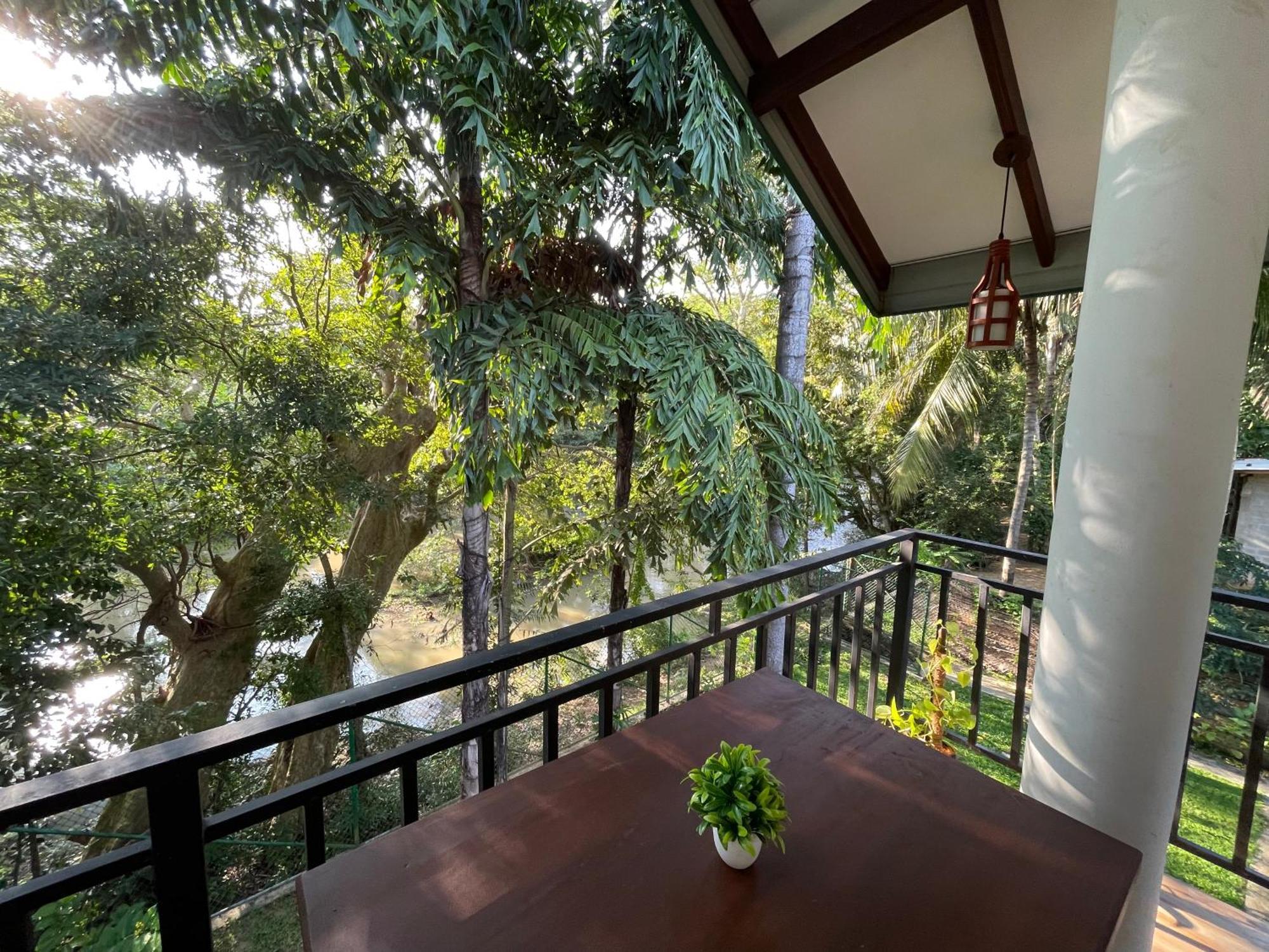 Yala Safari River View Hotel Tissamaharama Exterior foto